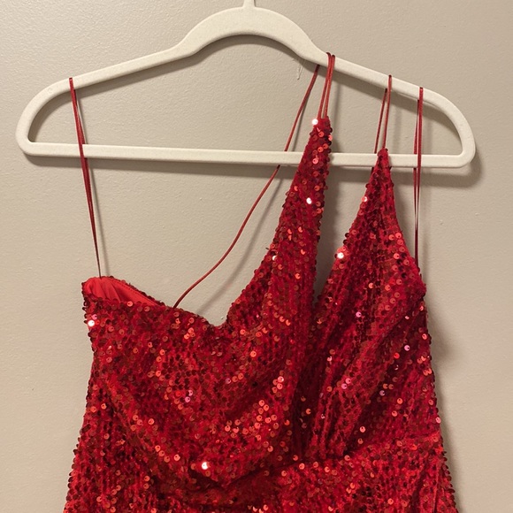 NWT Zara Red Sequin & Velvet One Shoulder Body Con Dress - Picture 3 of 14